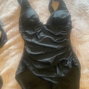 Jcrew one piece swimsuit size 2